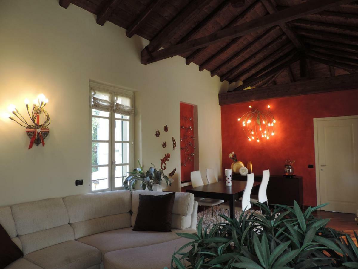 Feeling At Home - Varese Apartment Esterno foto