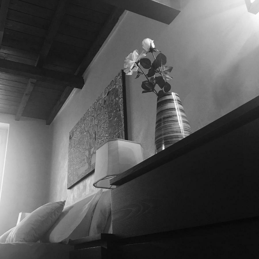 Feeling At Home - Varese Apartment Esterno foto