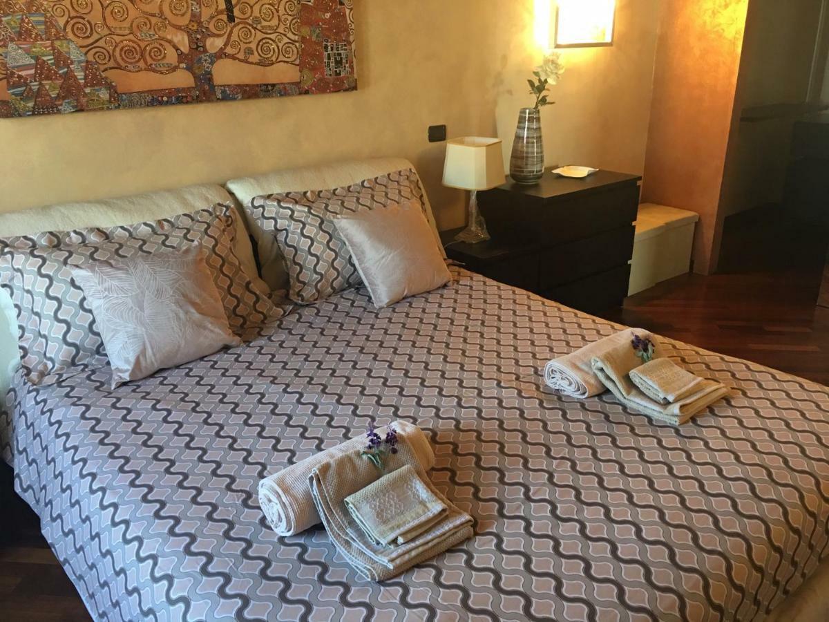 Feeling At Home - Varese Apartment Esterno foto